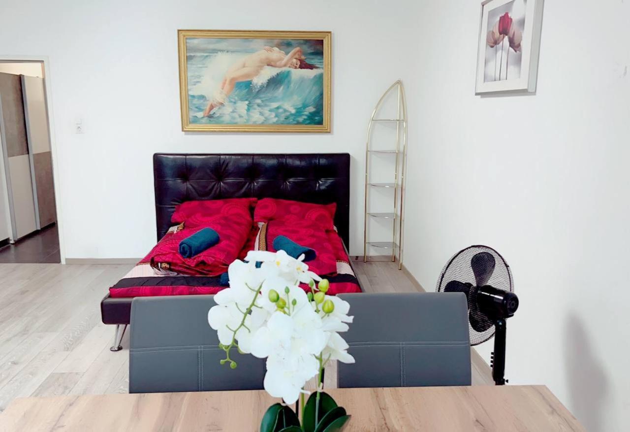 וינה H Comfort Apartment 5P Af מראה חיצוני תמונה