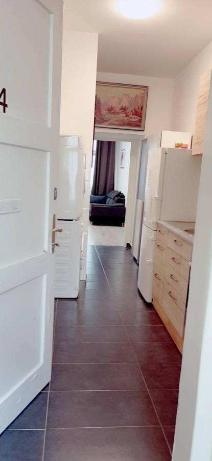 וינה H Comfort Apartment 5P Af מראה חיצוני תמונה