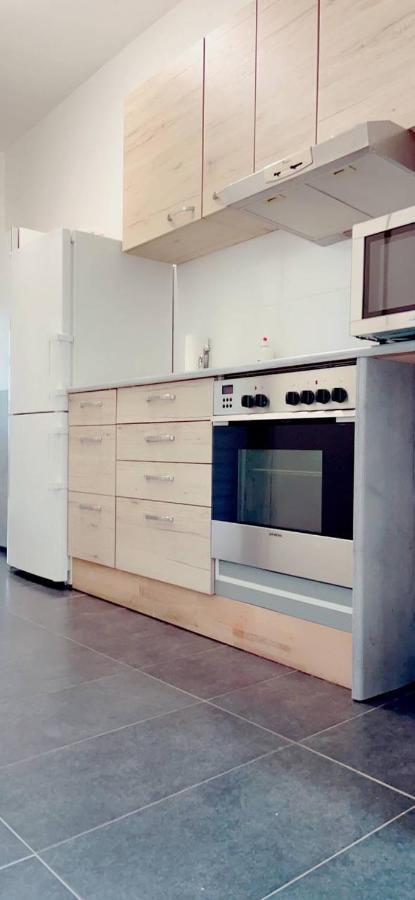 וינה H Comfort Apartment 5P Af מראה חיצוני תמונה